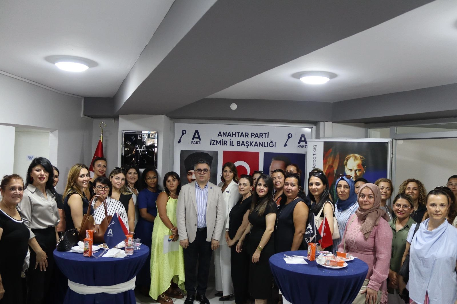 İzmir’de kadınlar birlikte güçleniyor!  “Kadınım,...
