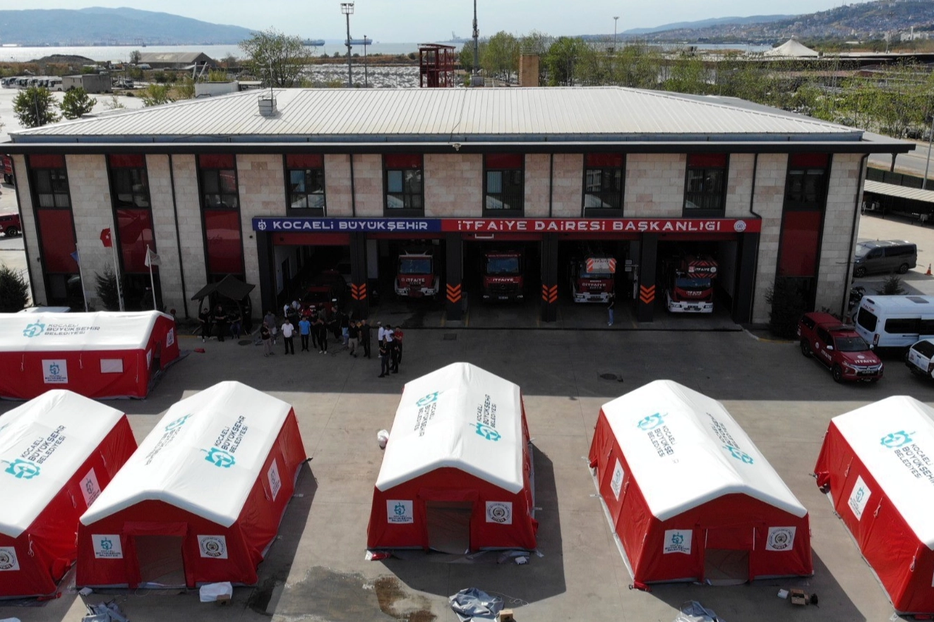 Bu çadırlar Kocaeli itfaiyesini daha güçlü kılacak  Kocaeli...