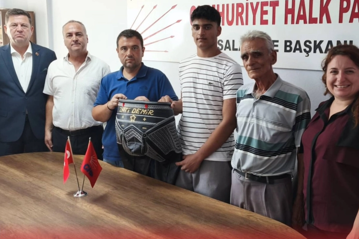 CHP İpsala’dan genç pehlivana kıspet hediyesi  CHP...