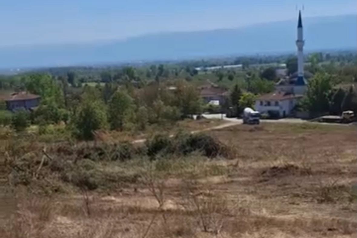 Düzce’de 10 metrelik kaçak çukur şaşırttı  Düzce’nin...