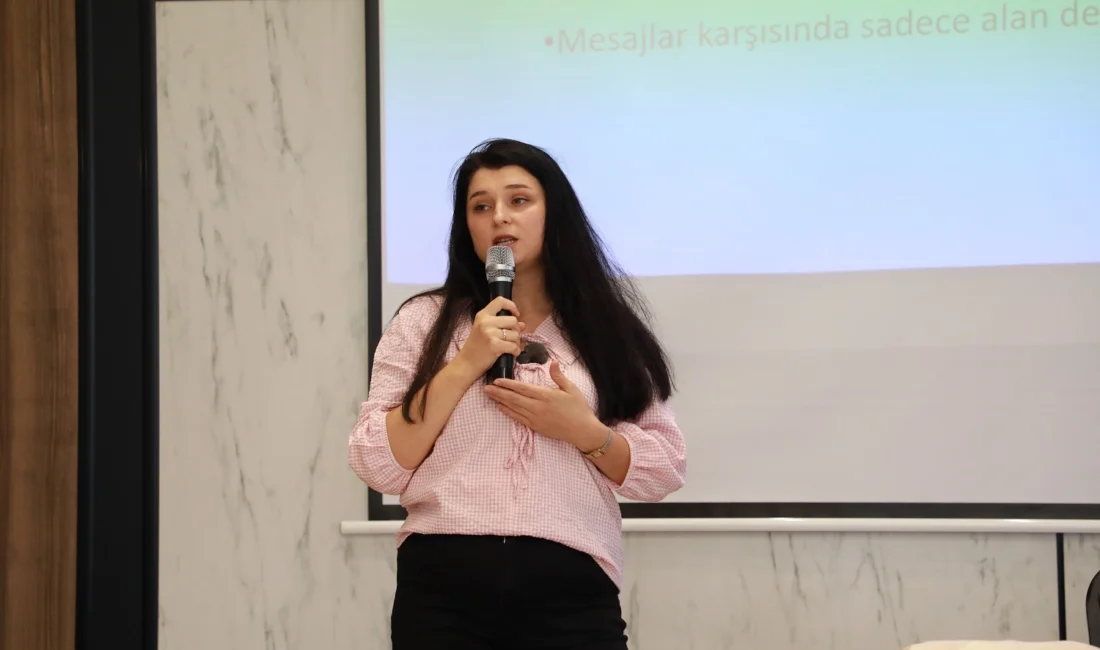 Konya Karatay’da ‘hoş kubbe’de çocuklar eğleniyor ailelere öğreniyor  Konya'da...